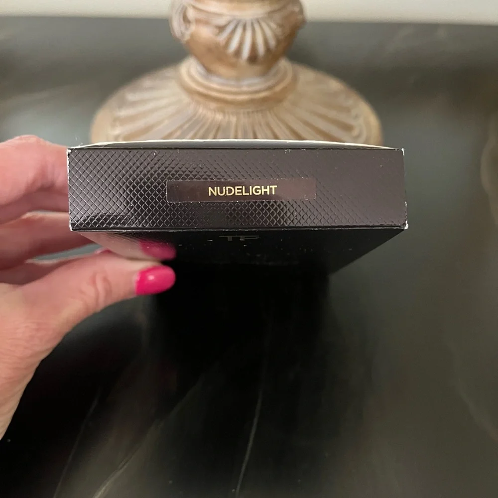 Tom Ford Shade & Illuminate Highlighting Duo Palette - Picture 4 of 6